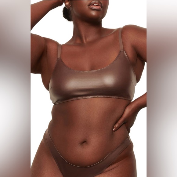 SKIMS Wet Jersey Scoop Bralette in Cocoa - Picture 3 of 11